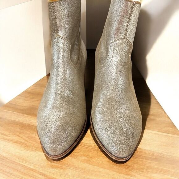 Frye Rubie style Silver Leather Ankle Boots- size 8- perfect condition! - Picture 4 of 9